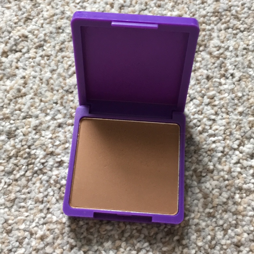 Glamour dolls x Lisa Frank bronzer